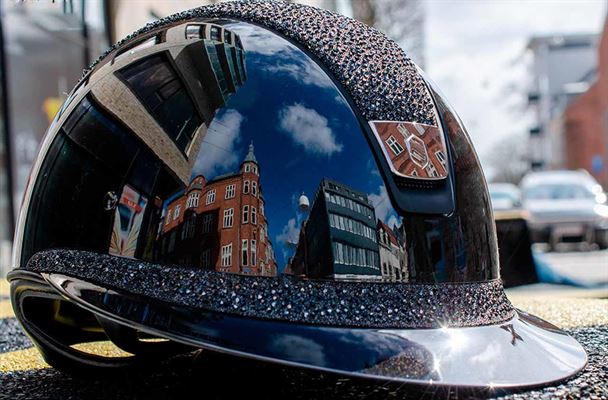 Køb din drømme Samshield ridehjelm hos os.